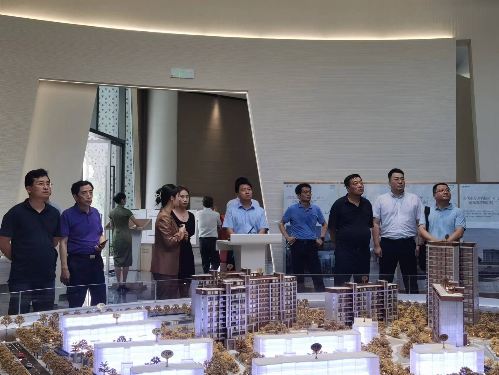 1657266907484452.jpg c0eb6edd1ead970c1107ed4513b8af6.jpg